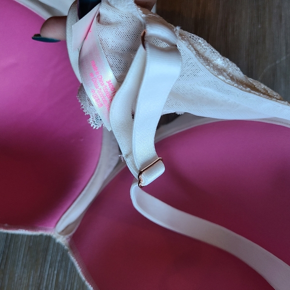 NWOT 34DD Lace VS bra - Picture 6 of 7